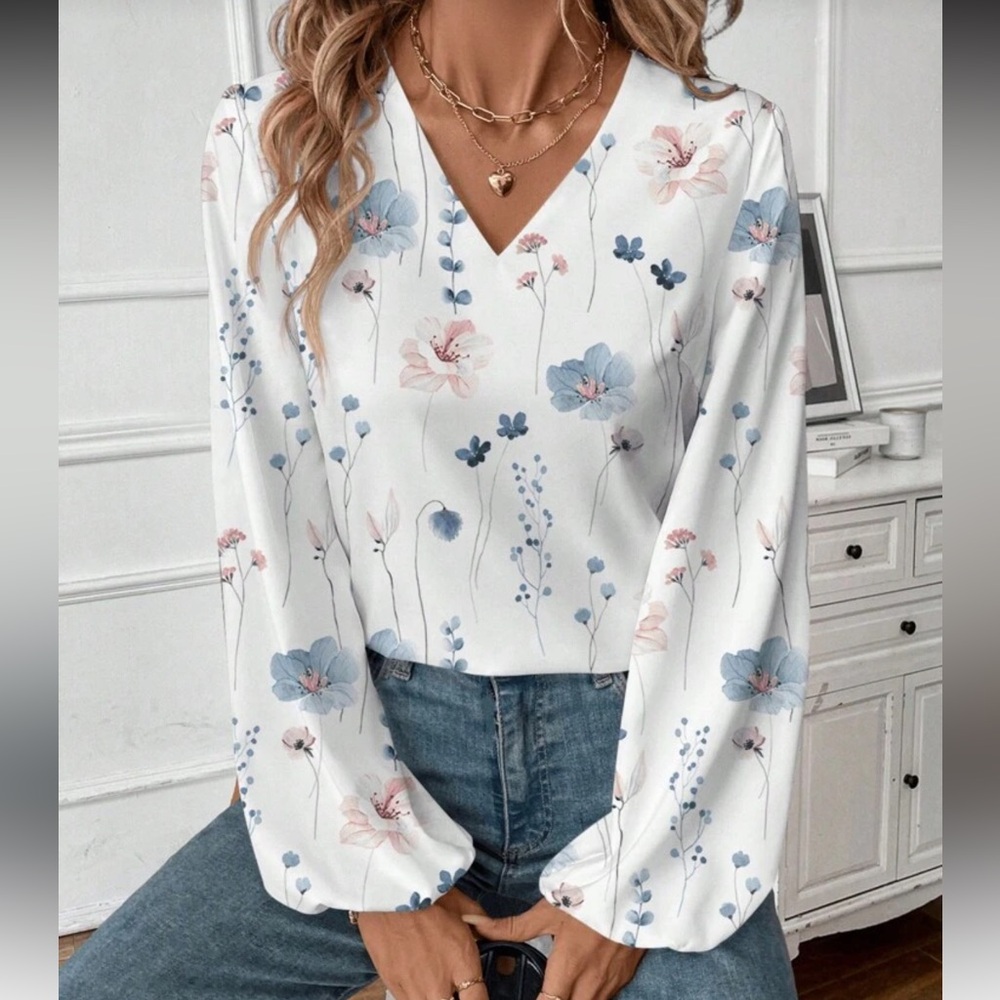 Emma Company Floral V-Neck Blouse - White and Blue